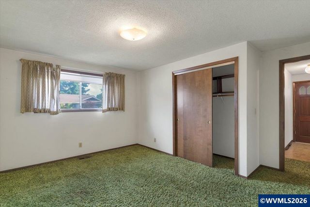4528 Sesame St NE, Salem, OR 97305