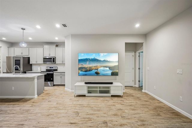 19405 MONARCH WIND WAY, Lutz, FL 33558