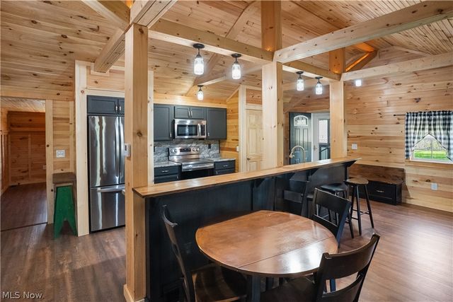 16715 W Western Reserve Road, Berlin Center, OH 44401