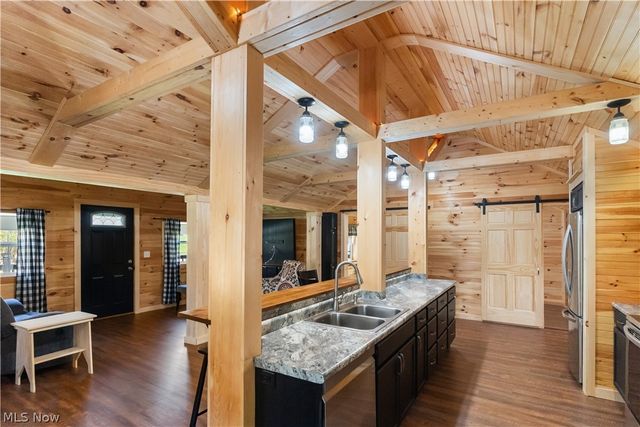 16715 W Western Reserve Road, Berlin Center, OH 44401