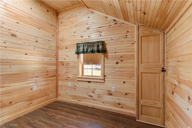 16715 W Western Reserve Road, Berlin Center, OH 44401