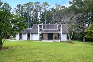 7 East Ln, Fayetteville, TN 37334