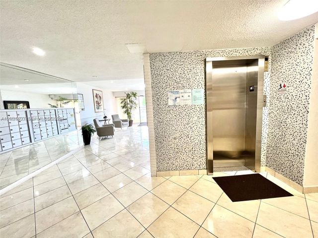 16801 NE 14th Ave 310, Miami, FL 33162