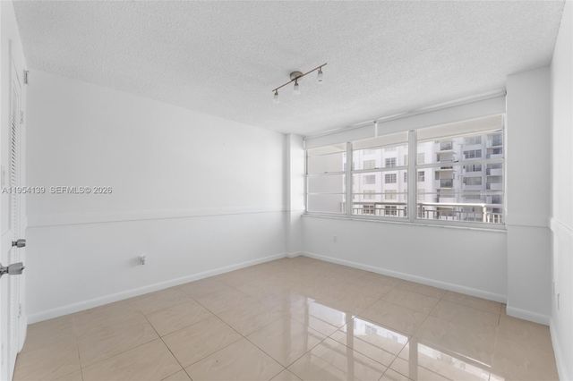 18061 Biscayne Blvd 1701, Aventura, FL 33160