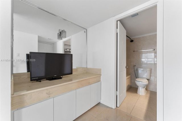 18061 Biscayne Blvd 1701, Aventura, FL 33160