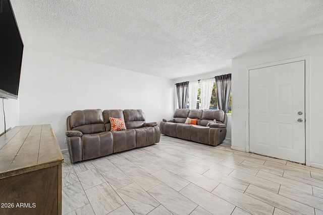 6834 N 81ST Lane, Glendale, AZ 85303