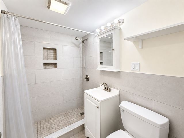 194 Lexignton St U1, Watertown, MA 02472