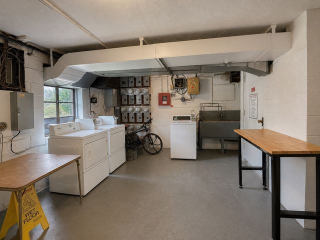 194 Lexignton St U1, Watertown, MA 02472