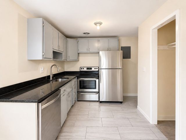 194 Lexignton St U1, Watertown, MA 02472