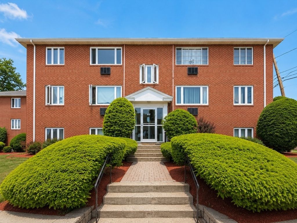 194 Lexignton St U1, Watertown, MA 02472