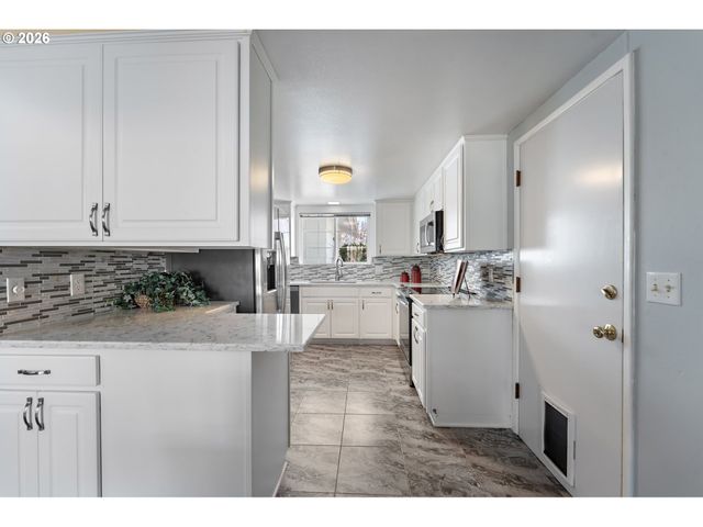 12430 Sw KING GEORGE Dr, King City, OR 97224