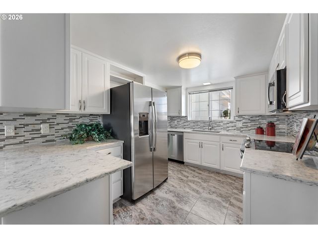 12430 Sw KING GEORGE Dr, King City, OR 97224