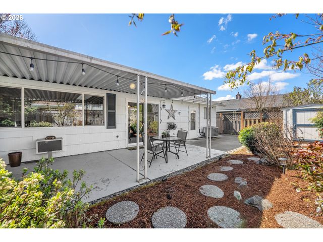 12430 Sw KING GEORGE Dr, King City, OR 97224