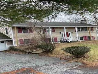34 Brookland Farms Road, Poughkeepsie, NY 12601