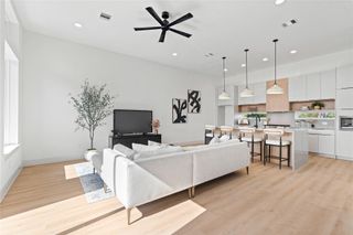 5507 Hershe Street, Houston, TX 77020