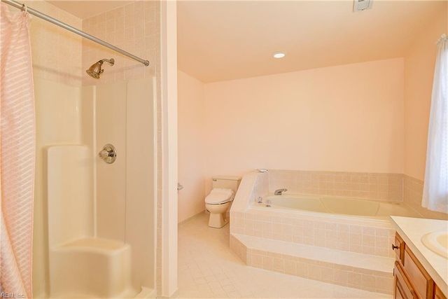 1664 Grey Friars CHSE, Virginia Beach, VA 23456