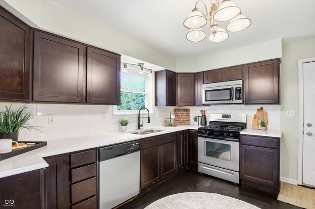 5814 N 400 W, Sharpsville, IN 46068