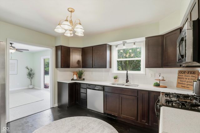 5814 N 400 W, Sharpsville, IN 46068