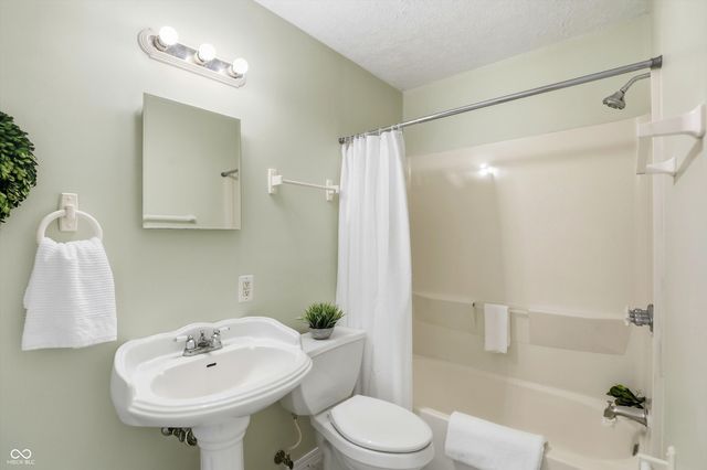 5814 N 400 W, Sharpsville, IN 46068