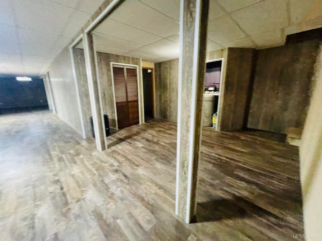 9518 Bay Shore Drive, Gladstone, MI 49837