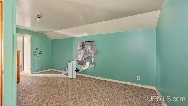 9518 Bay Shore Drive, Gladstone, MI 49837