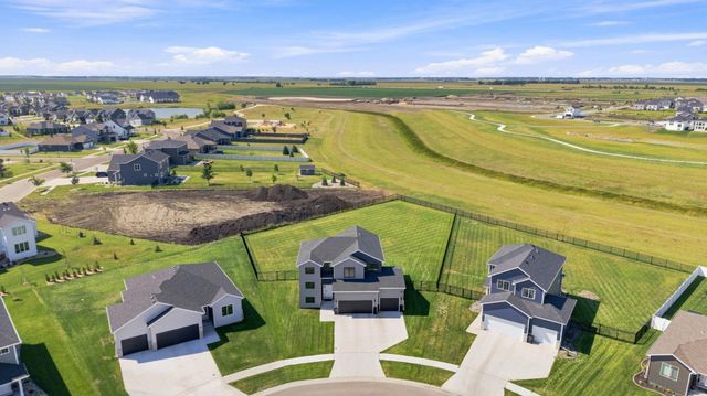 6759 28th Street S, Fargo, ND 58104