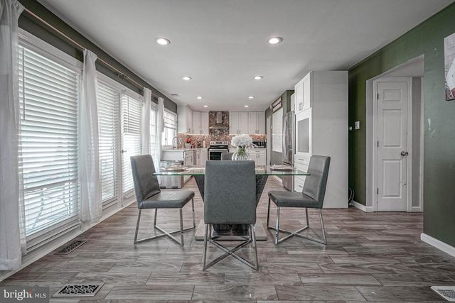 24 PEACHTON LN, Sicklerville, NJ 08081