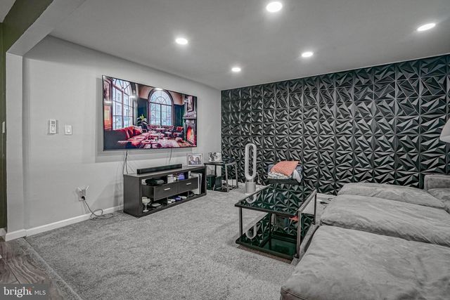 24 PEACHTON LN, Sicklerville, NJ 08081