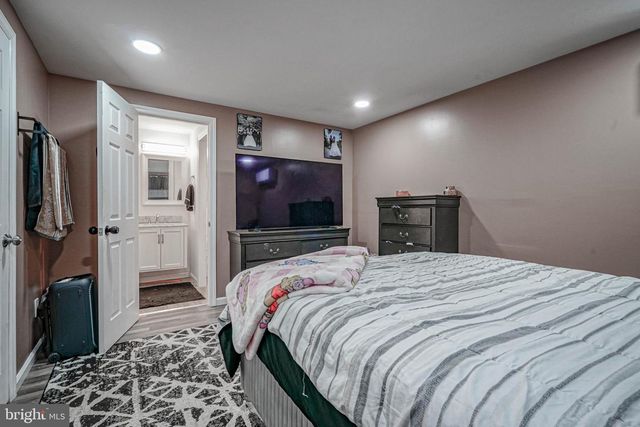 24 PEACHTON LN, Sicklerville, NJ 08081