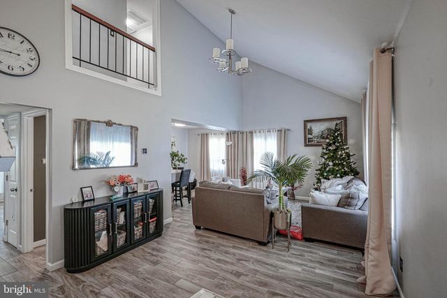 24 PEACHTON LN, Sicklerville, NJ 08081