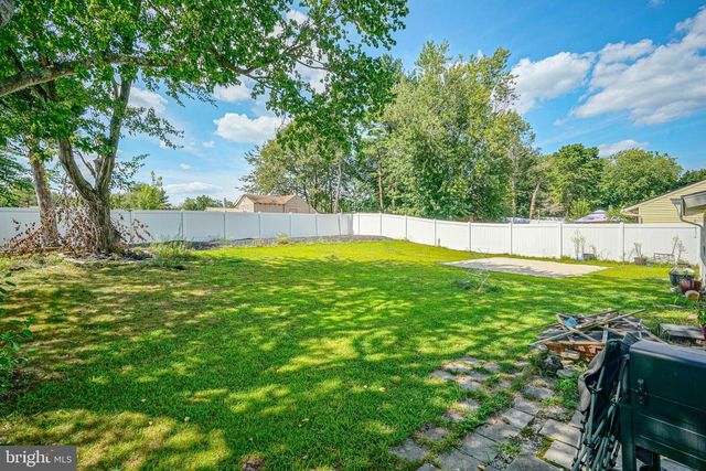 24 PEACHTON LN, Sicklerville, NJ 08081
