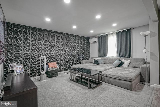 24 PEACHTON LN, Sicklerville, NJ 08081
