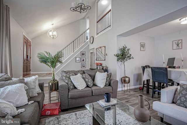 24 PEACHTON LN, Sicklerville, NJ 08081