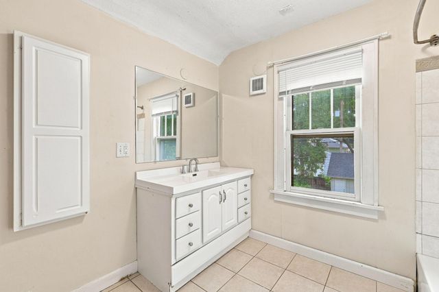 1019 Sherburne Avenue, Saint Paul, MN 55104