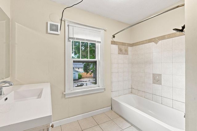 1019 Sherburne Avenue, Saint Paul, MN 55104