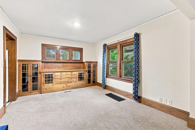 1019 Sherburne Avenue, Saint Paul, MN 55104