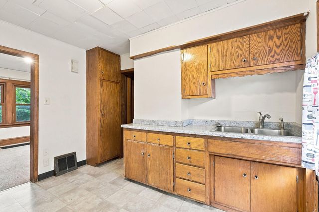 1019 Sherburne Avenue, Saint Paul, MN 55104
