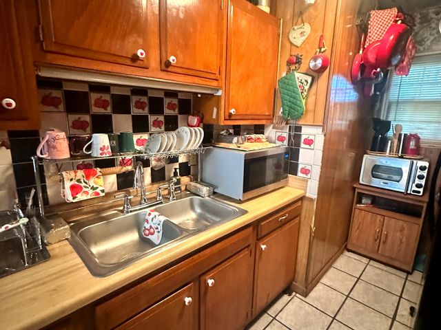 4129 Clark College Drive, Dallas, TX 75241