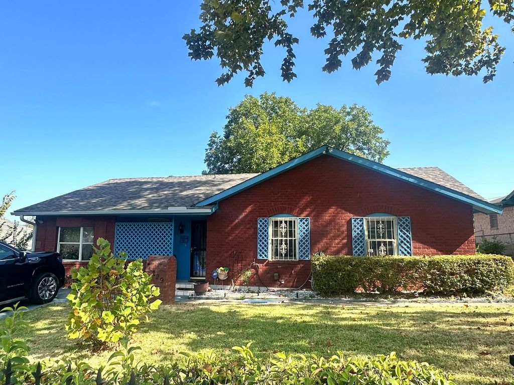 4129 Clark College Drive, Dallas, TX 75241