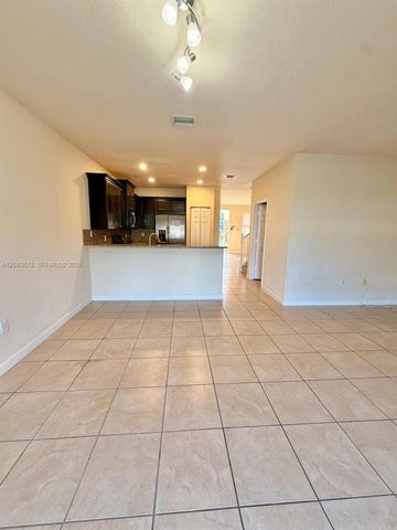 8965 NW 98th Avenue ., Doral, FL 33178