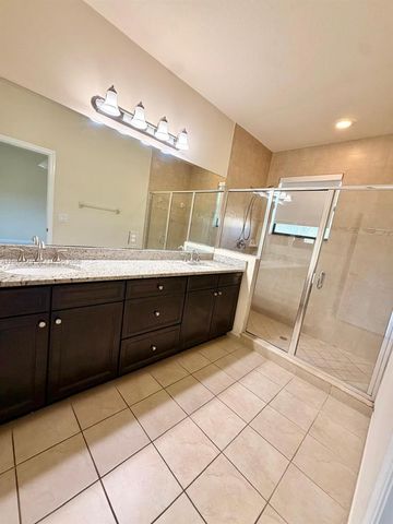 8965 NW 98th Avenue ., Doral, FL 33178