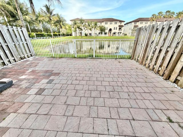 8965 NW 98th Avenue ., Doral, FL 33178