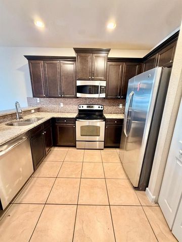 8965 NW 98th Avenue ., Doral, FL 33178
