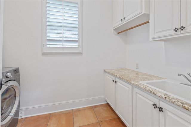 925 Carondelet Street, Lake Charles, LA 70605