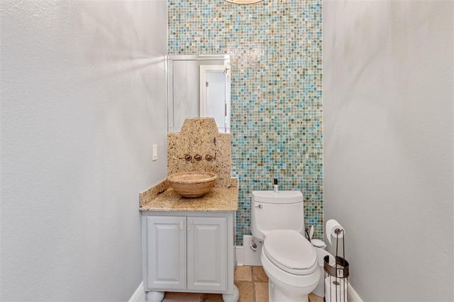 925 Carondelet Street, Lake Charles, LA 70605