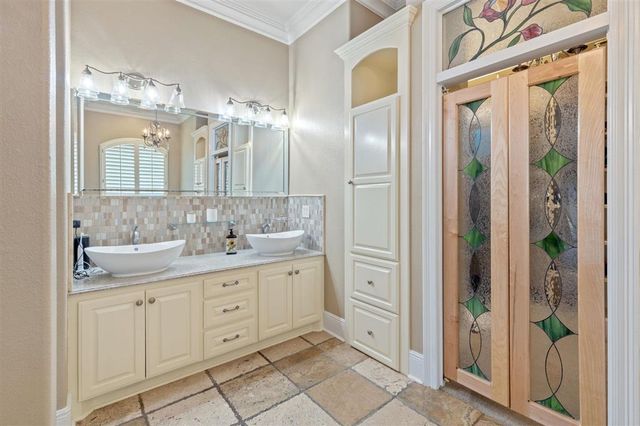 925 Carondelet Street, Lake Charles, LA 70605