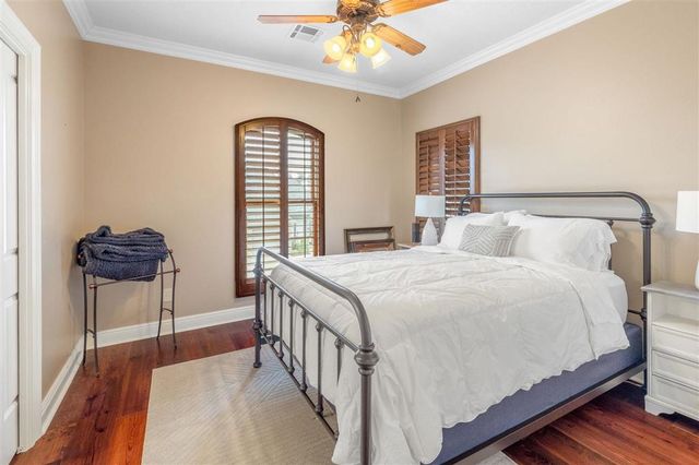 925 Carondelet Street, Lake Charles, LA 70605