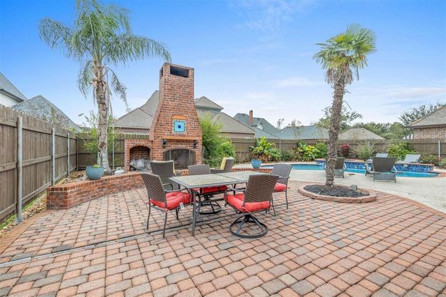 925 Carondelet Street, Lake Charles, LA 70605