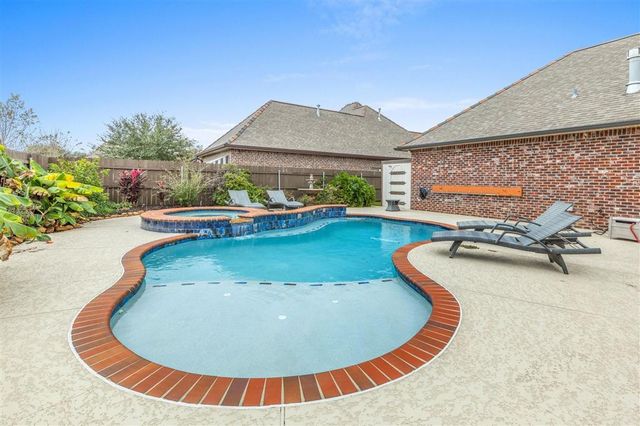 925 Carondelet Street, Lake Charles, LA 70605