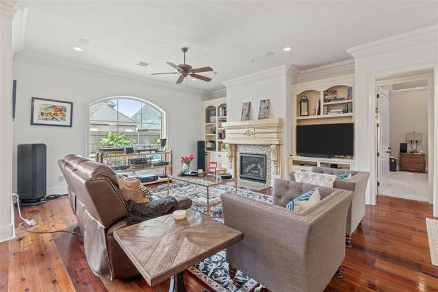 925 Carondelet Street, Lake Charles, LA 70605